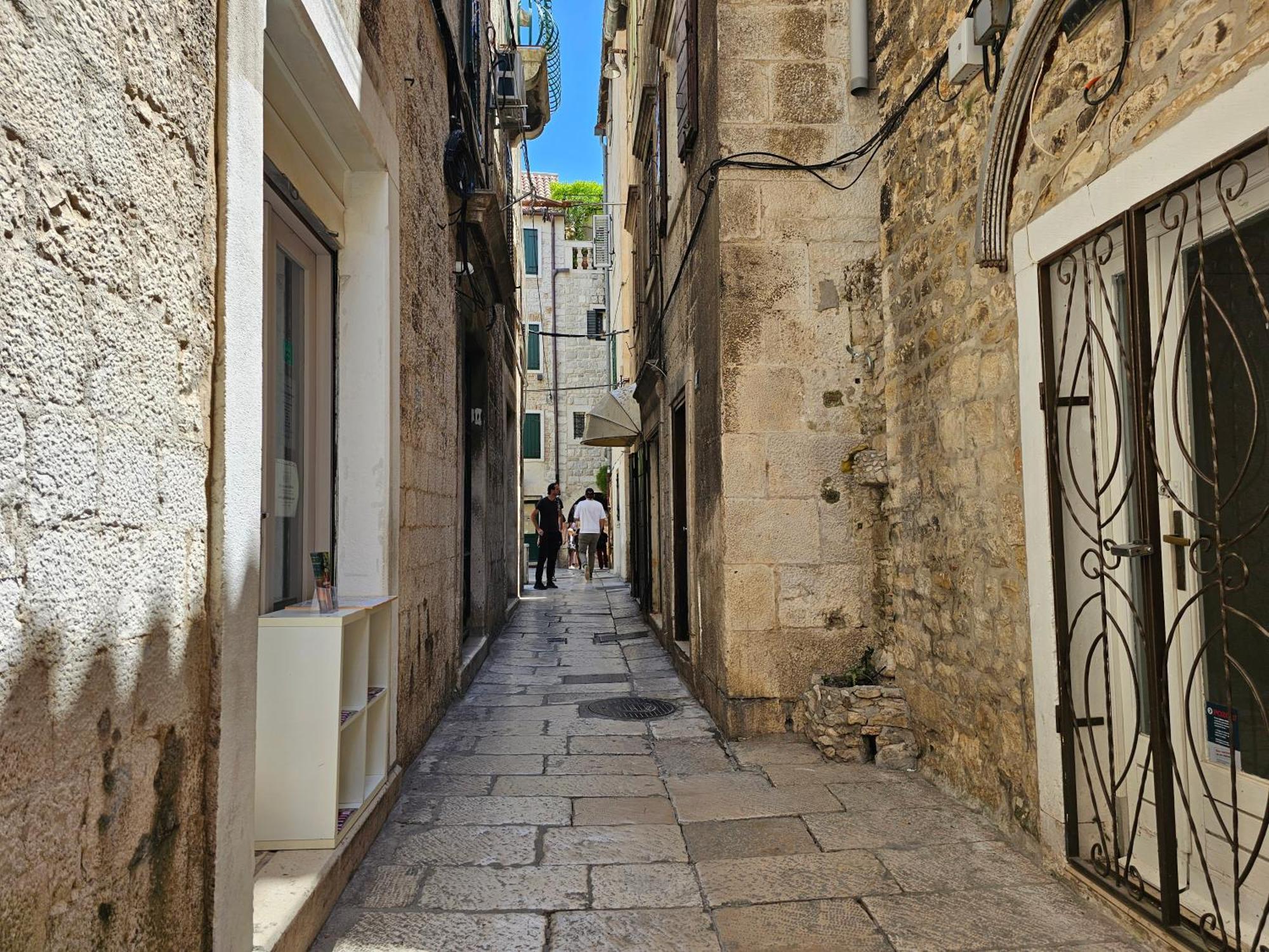Center Room D16 In The Ancient Roman Palace Split Exterior photo