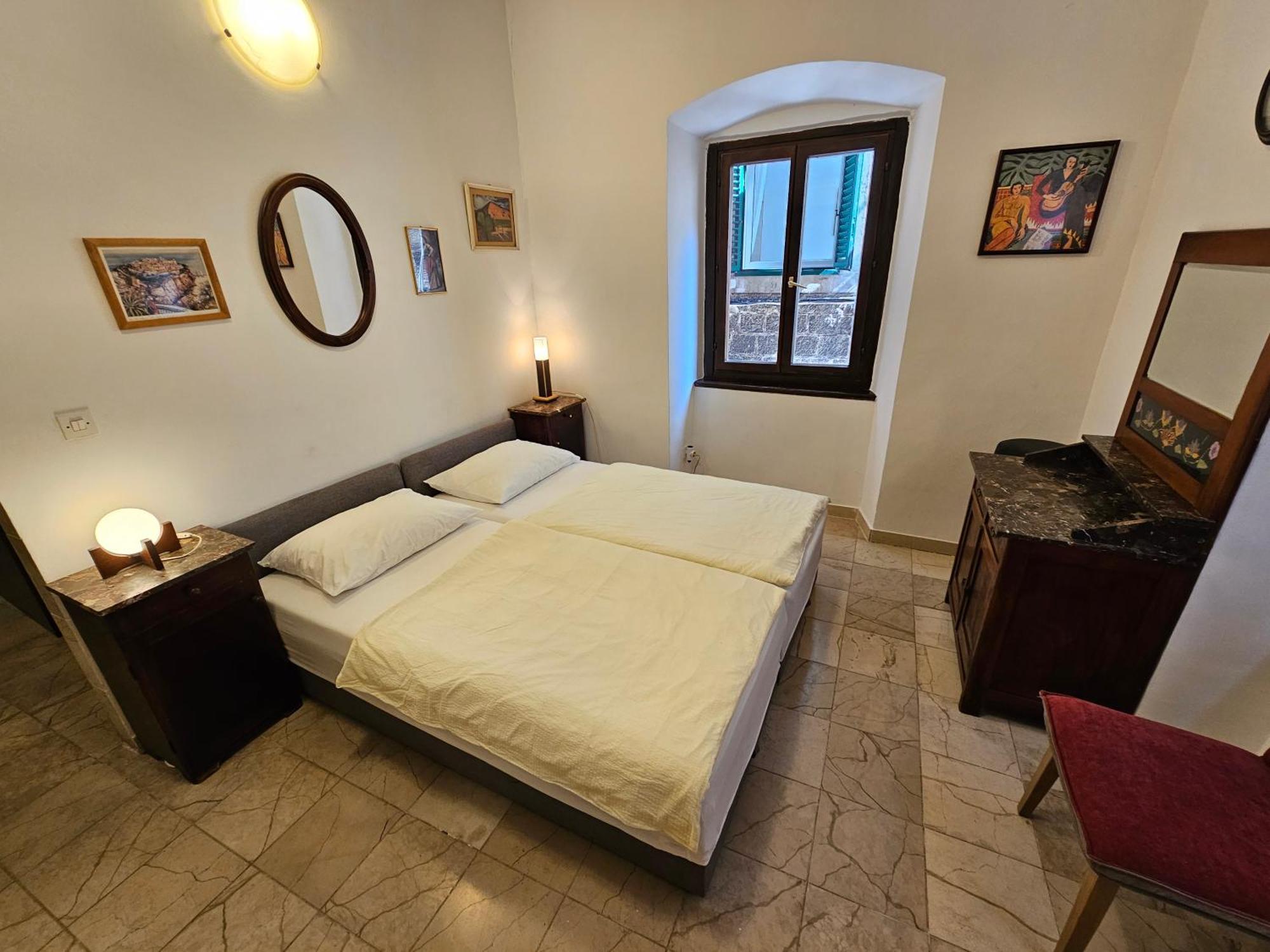 Center Room D16 In The Ancient Roman Palace Split Exterior photo