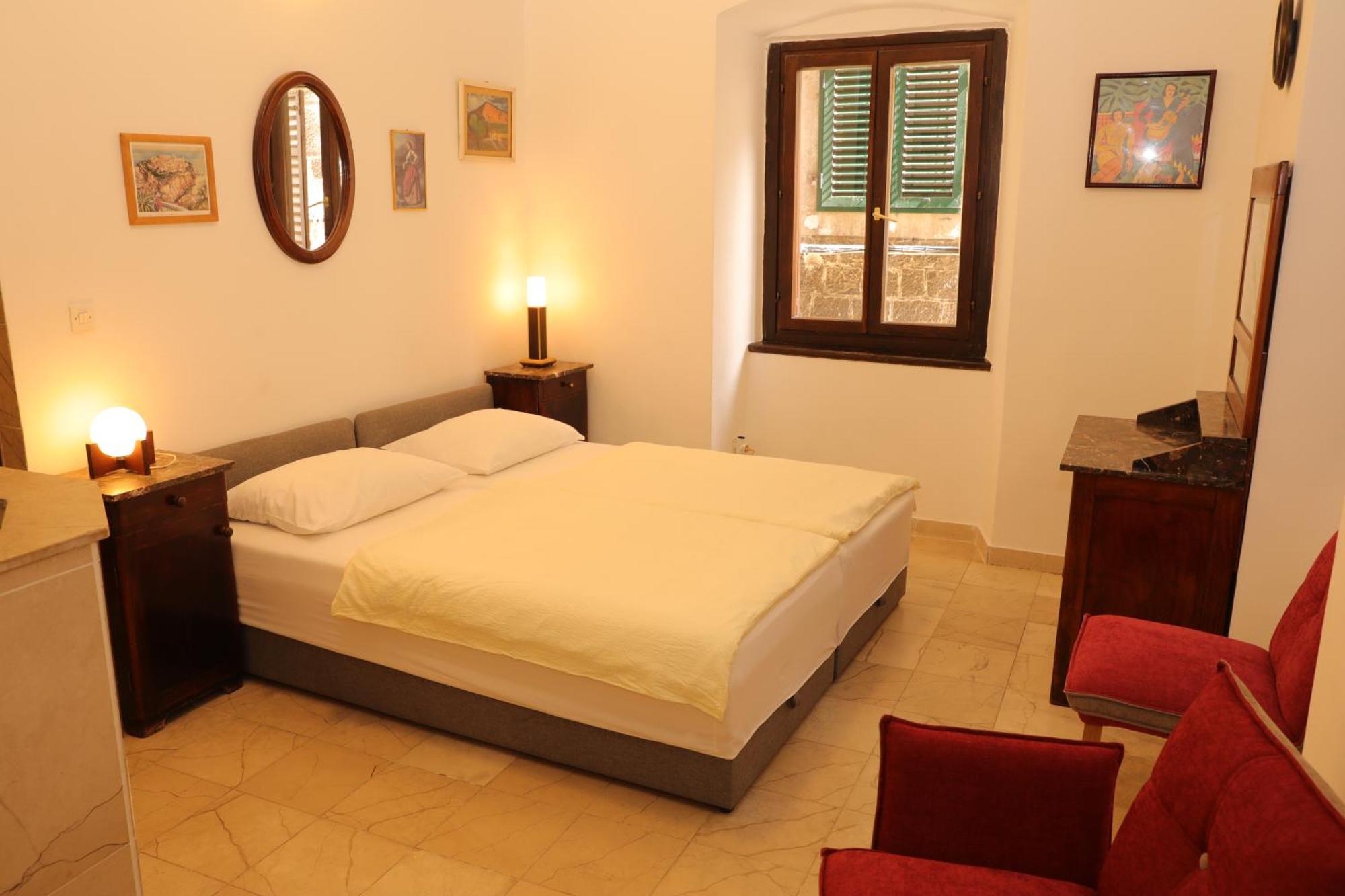 Center Room D16 In The Ancient Roman Palace Split Exterior photo