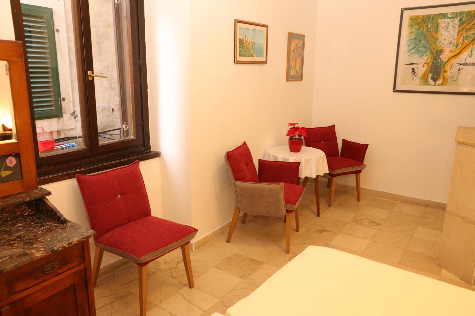 Center Room D16 In The Ancient Roman Palace Split Exterior photo
