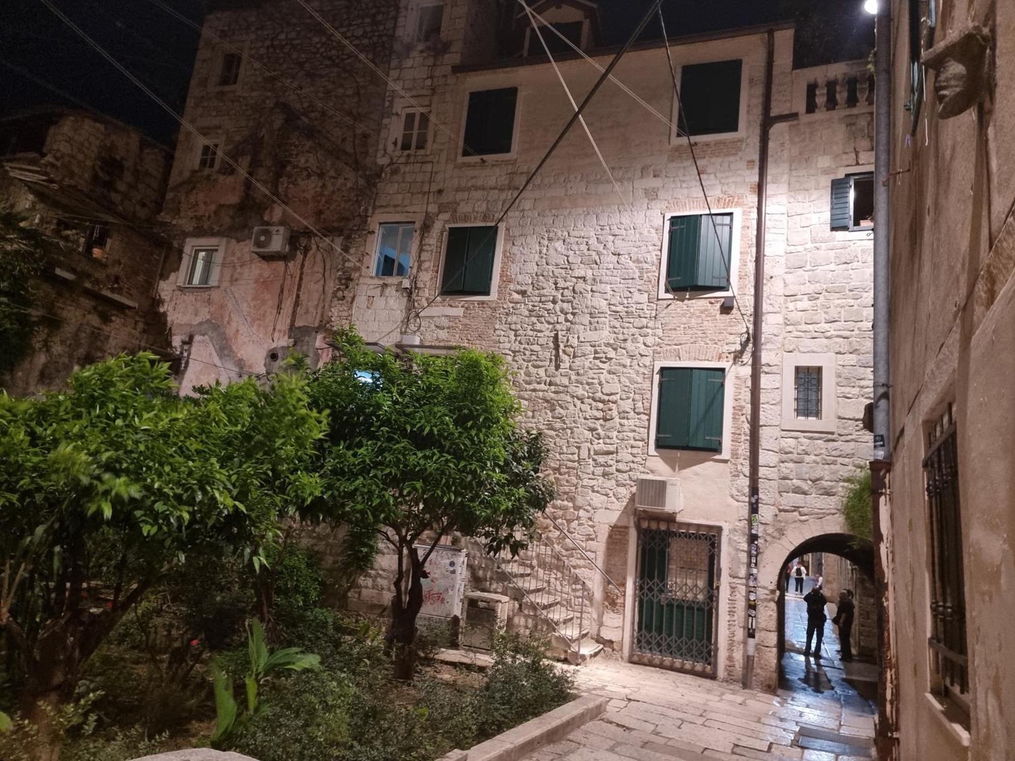 Center Room D16 In The Ancient Roman Palace Split Exterior photo
